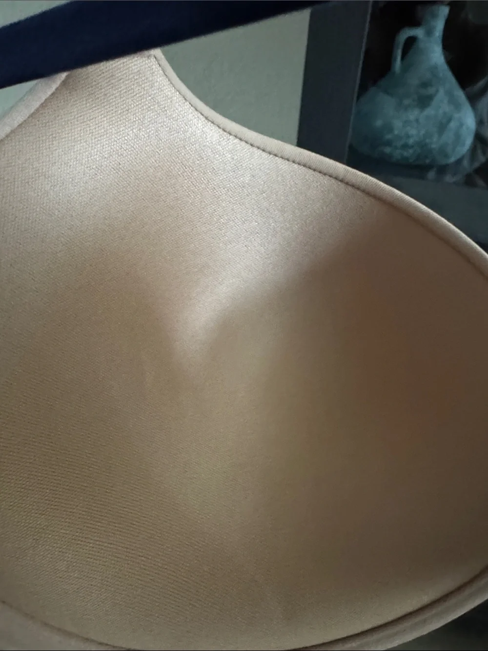SKIMS Smooth Nude T-Shirt Bra - Light Beige - Picture 5 of 5